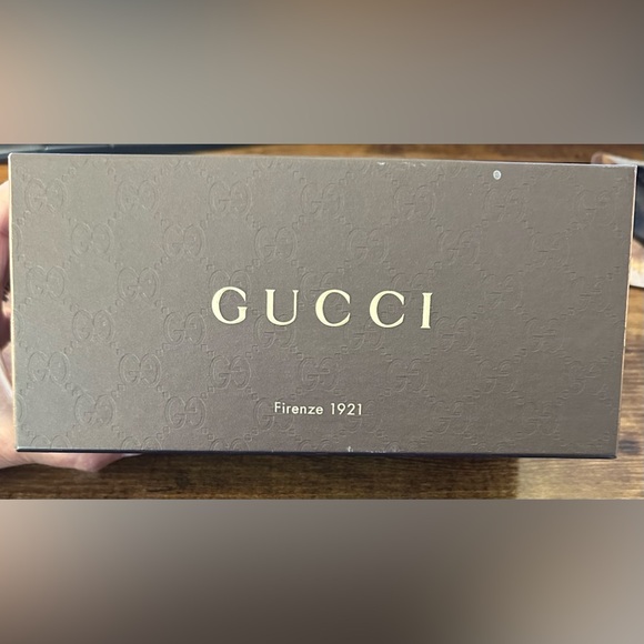 Brand new in box Gucci clutch in gray - Picture 7 of 7
